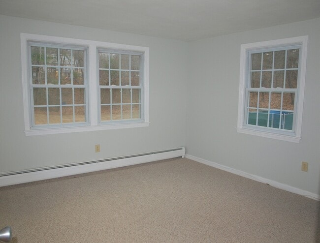 Building Photo - 180 Tyngsboro Rd