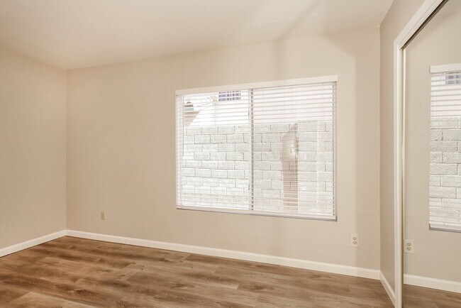 Building Photo - 4045 W Avenida Del Sol