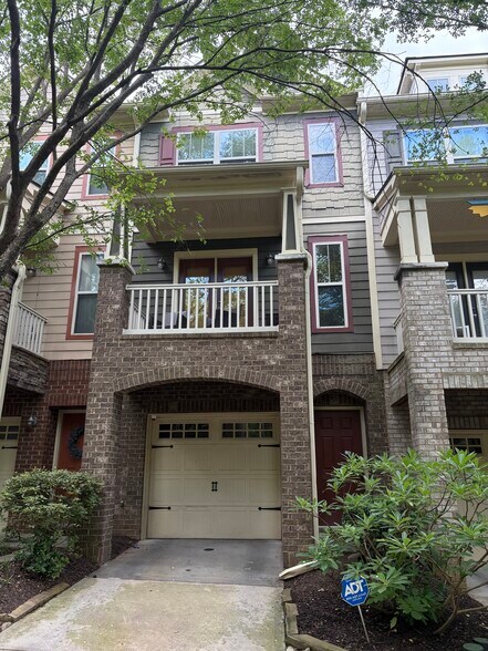 Building Photo - 849 Commonwealth Ave SE