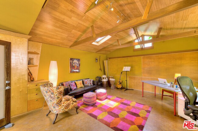 Building Photo - 3617 Maplewood Ave