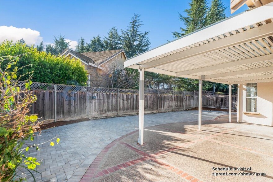 Building Photo - 1468 Bergerac Dr