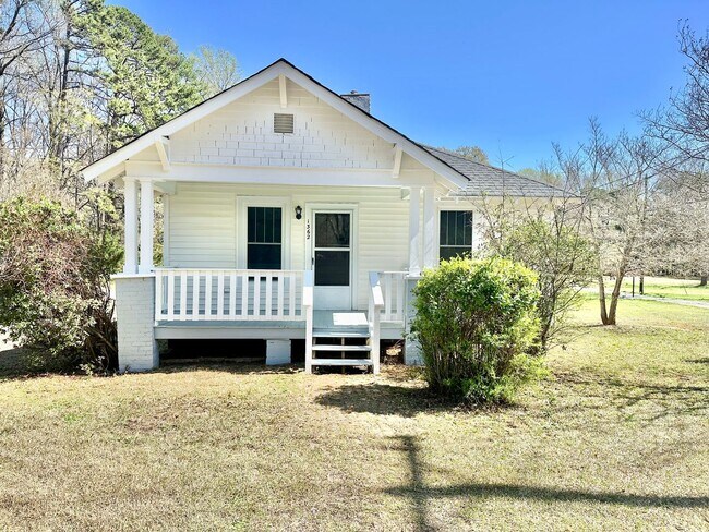 Building Photo - 1362 Banks Rd