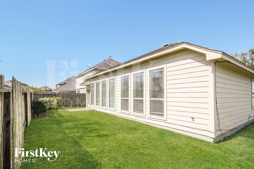 Building Photo - 2703 Facet Creek Dr