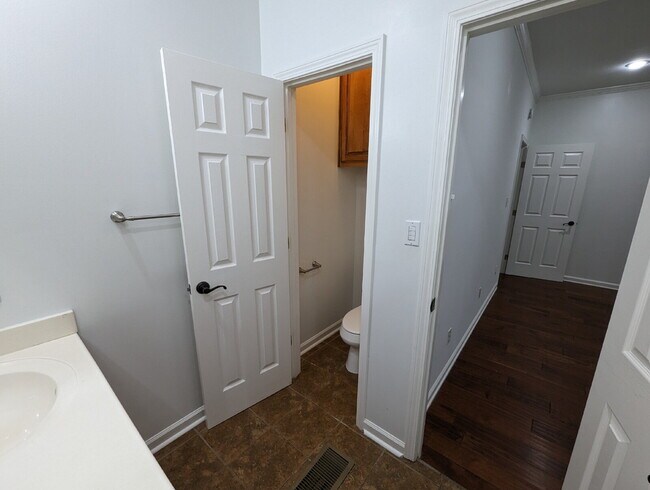 Building Photo - 126 Edgewood Blvd