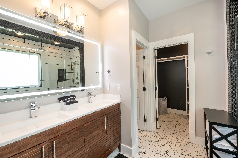 Building Photo - 1732 Waterbrook Dr