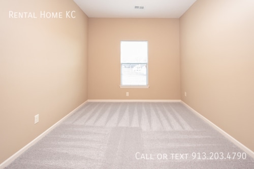 Building Photo - 2100 N 114th St