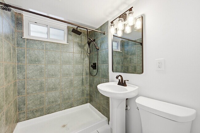 Building Photo - $2,795.95- 4 Bed, 2 Bath Home in Arvada with In-Unit Laundry and Fenced Yard!