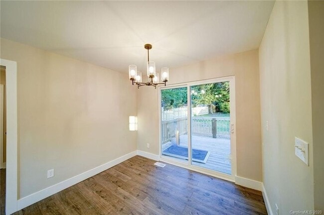 Building Photo - Remodeled 3 bedroom, 2 bath home