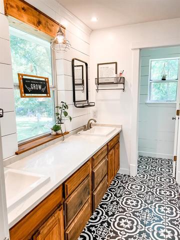 Building Photo - 9017 Conway Rd