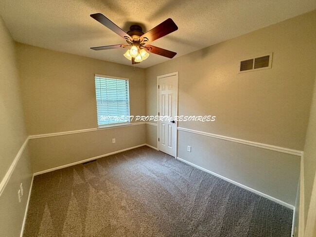 Building Photo - Newly Remodeled 3 Bed, 2.5 Bath Home with ...
