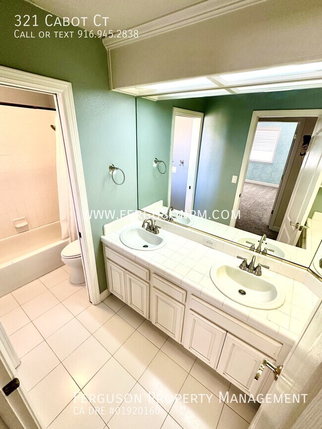 Building Photo - 321 Cabot Ct