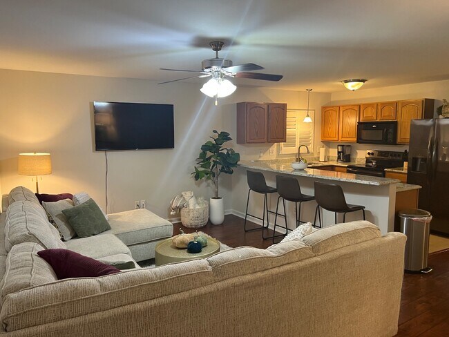 Building Photo - 717 Tower Grove Dr