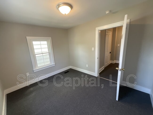 Building Photo - 251 Chambersburg St