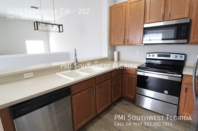 Building Photo - 3475 Parkridge Cir