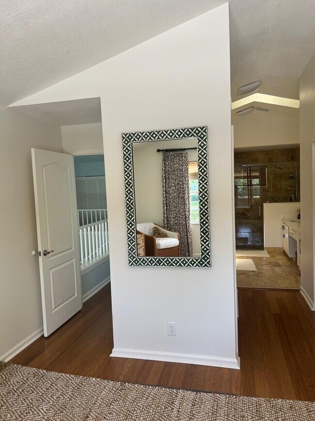 Building Photo - 9230 Heathridge Dr