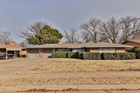 Building Photo - Completely renovated with beautiful updates!