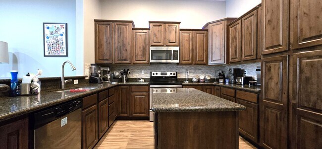 Building Photo - 3952 W Salter Dr