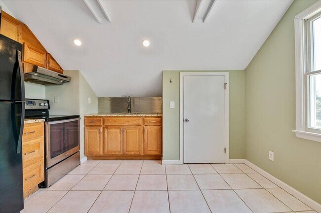 Building Photo - 25 A Gardners Ln