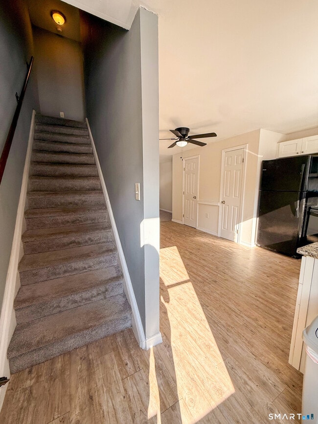 Building Photo - 39 Horton Hill Rd