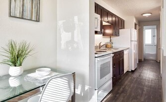 Building Photo - Parkland Square Apartments