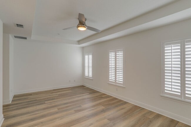 Building Photo - 1401 E Michigan St