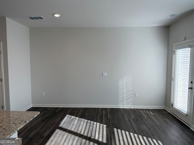 Building Photo - 3 Silverbell Ln NW