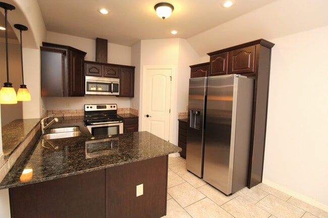 Building Photo - 3038 W Verona Ln