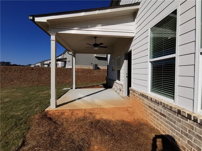 Building Photo - 38 Longhorn Wy