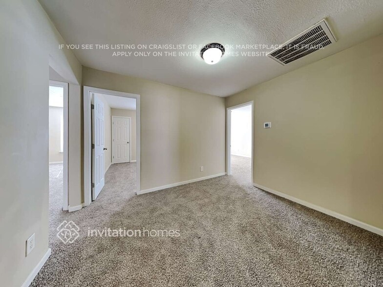 Building Photo - 607 Brassfield Dr