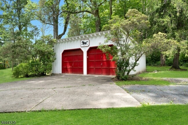 Building Photo - 62 Gaston Rd