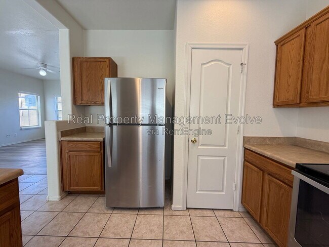 Building Photo - 9503 N 82nd Ln
