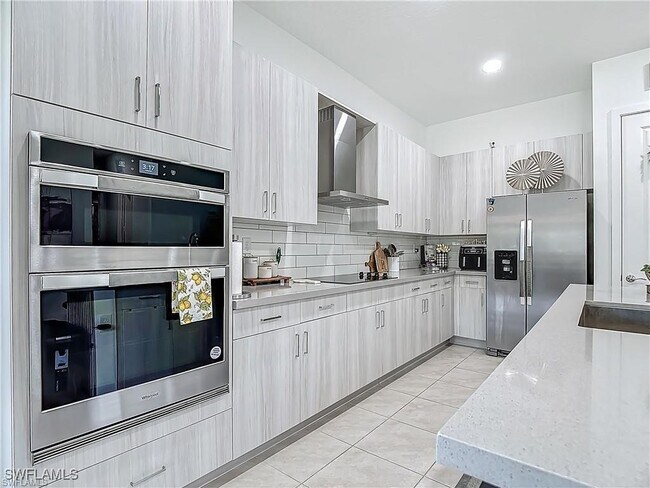 Building Photo - 5285 Marano Dr