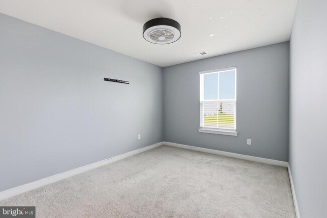 Building Photo - 529 Swansea Dr