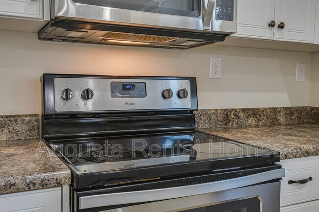 Building Photo - 633 Colston Ave