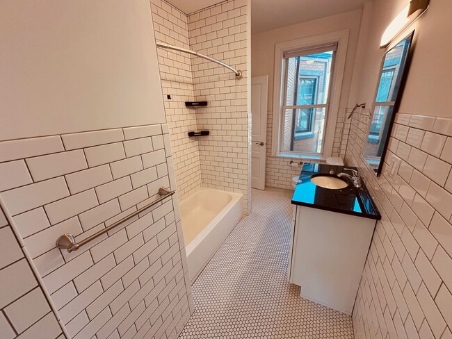 Building Photo - 138 S Beaver St