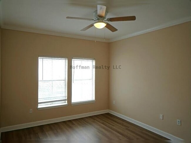 Building Photo - 2- Bed, 2 Bath Resort Style Condo!