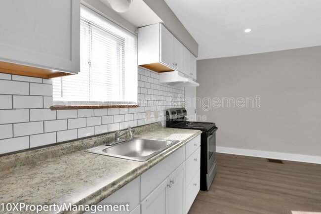 Building Photo - 3257 Cleveland Ave