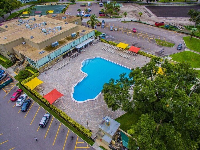 Building Photo - 2433 Brazilia Dr