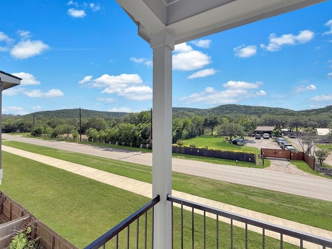 Building Photo - Modern 3-Story Townhome Near The Rim & La ...