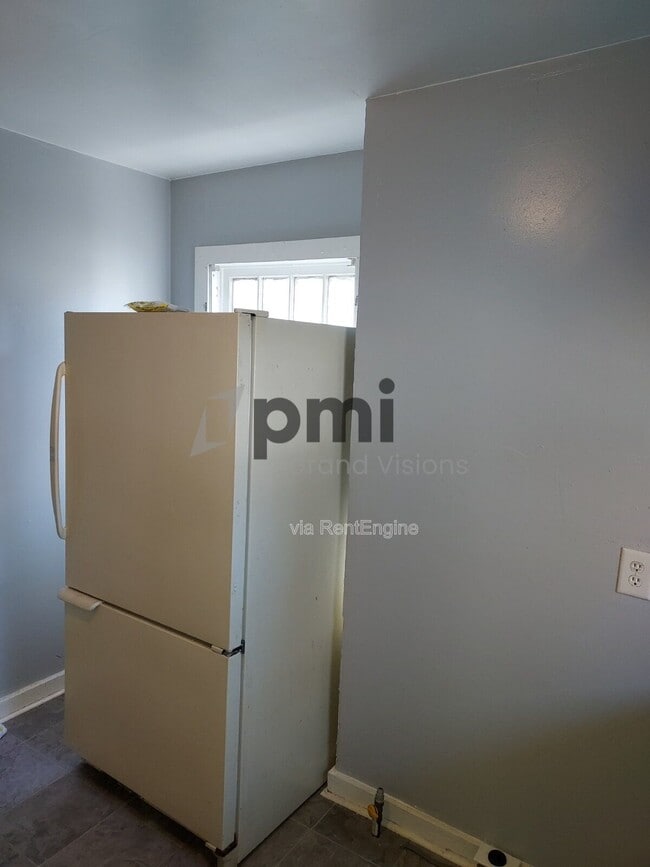 Building Photo - 1312 E Olive St