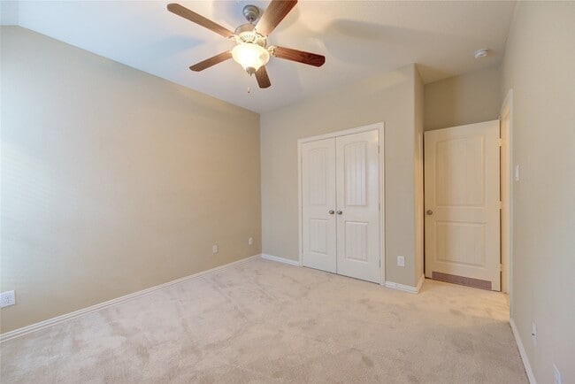Building Photo - 6519 Point Hollow Ln