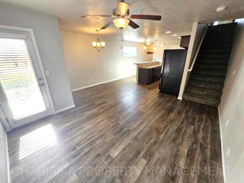 Building Photo - 314 Macey Ave