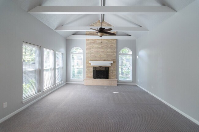 Building Photo - 10 Coralvine Ct