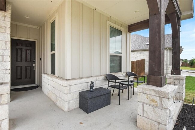 Building Photo - 210 Zuma Dr