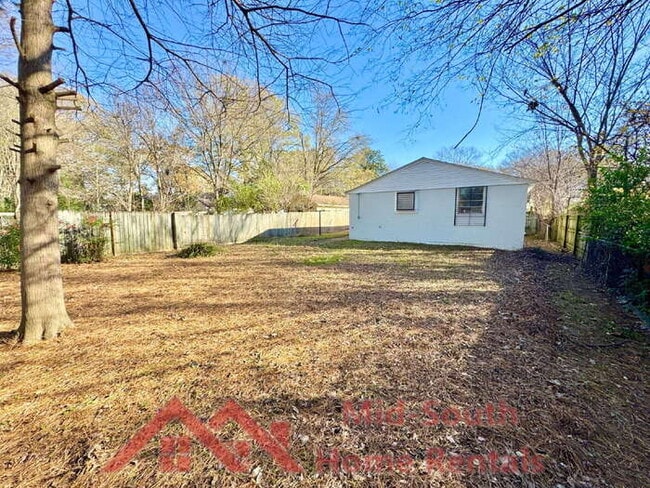 Building Photo - 135 S Greer St