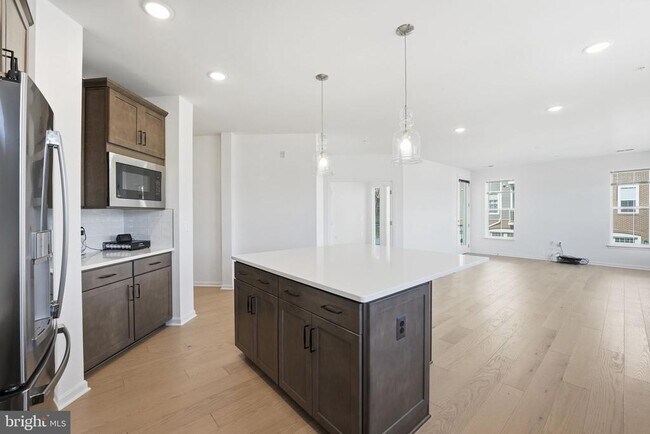 Building Photo - 13970 Englefield Dr