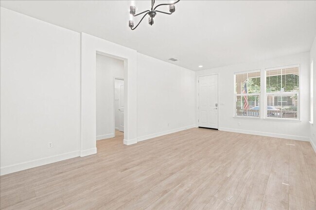 Building Photo - 3169 Parkham Dr