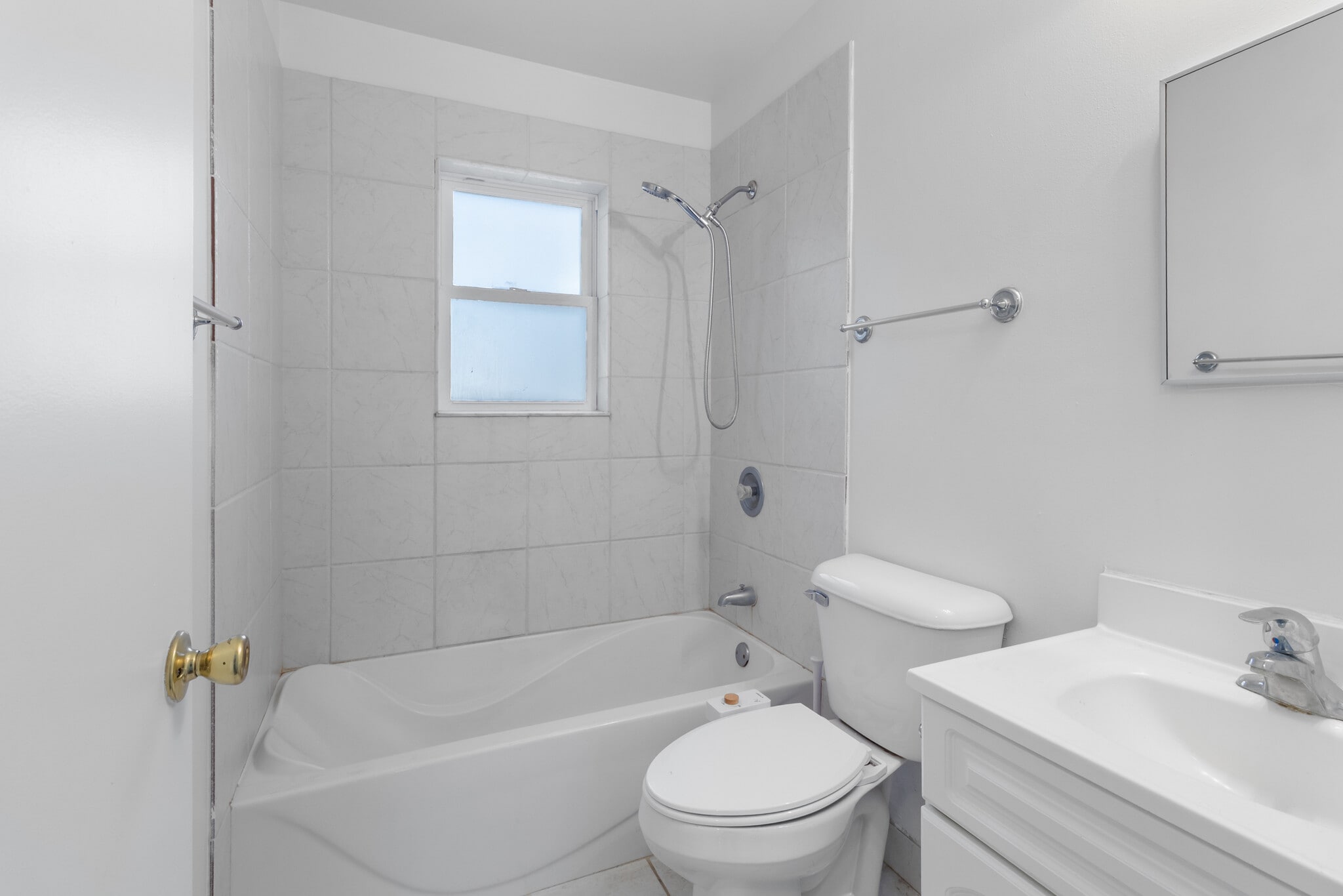 bathrom - 3489 Hargrove St