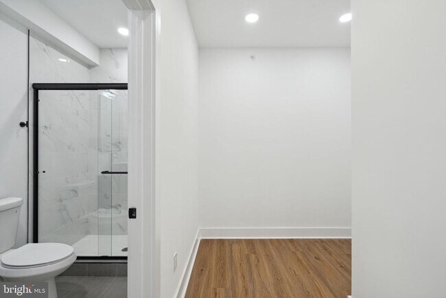 Building Photo - 528 W Berks St
