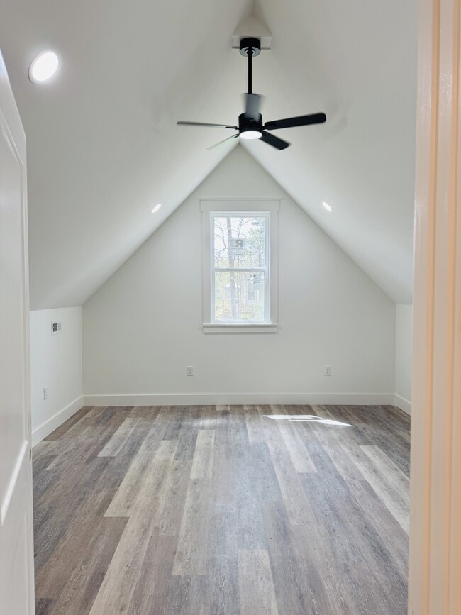 Building Photo - 221 Sheffield Dr